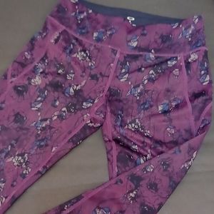 NWT Oakley Wmns tight fit active capri